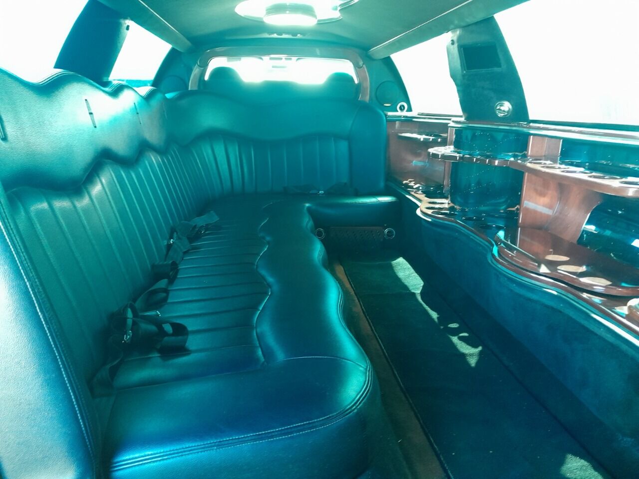 2003 Lincoln Town Car Limousine - $4,950