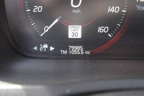 2017 Volvo XC90 T6 Momentum