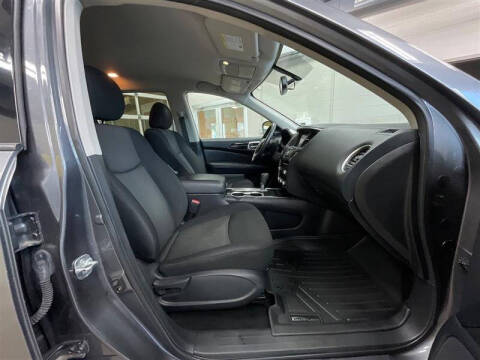 2020 Nissan Pathfinder SV