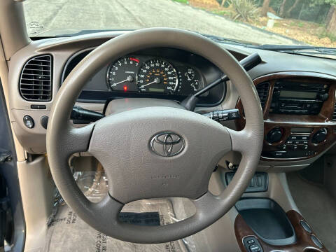 2005 Toyota Sequoia SR5