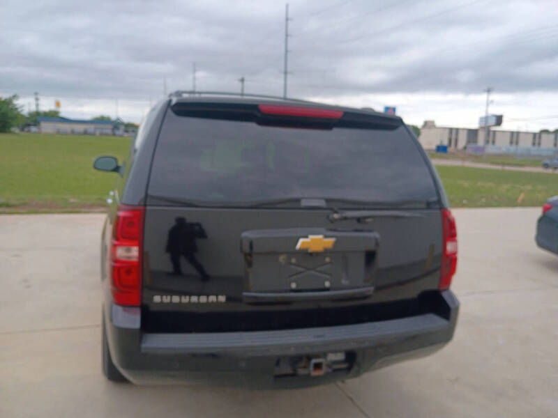 2014 Chevrolet Suburban LS