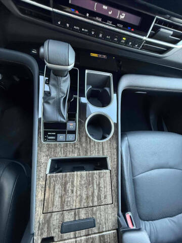 2025 Toyota Sienna Platinum 7-Passenger