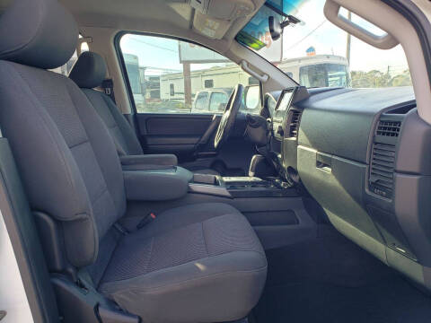 2013 Nissan Titan SV