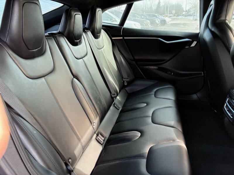2016 Tesla Model S - Photo 15