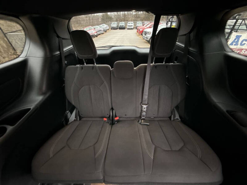 2019 Chrysler Pacifica Touring Plus photo 23