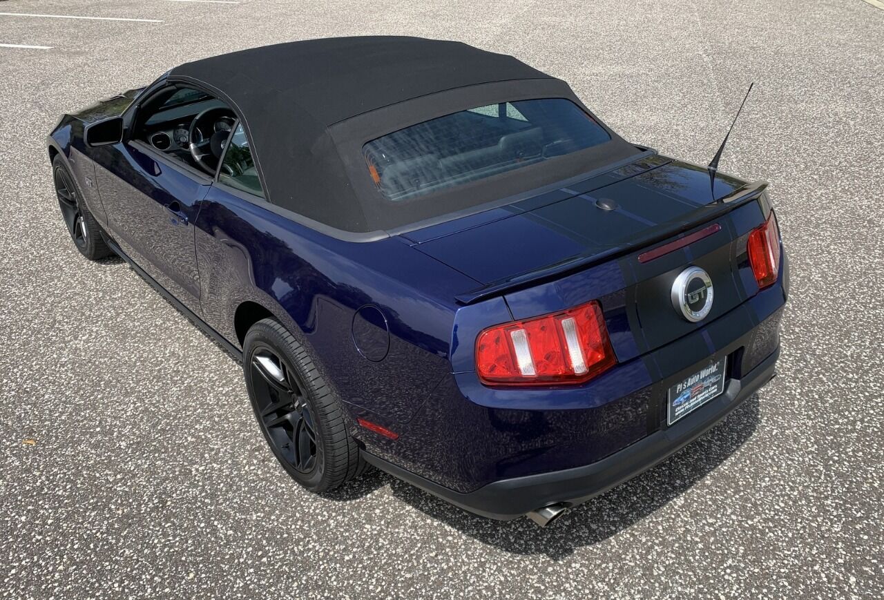 2010 Ford Mustang 35