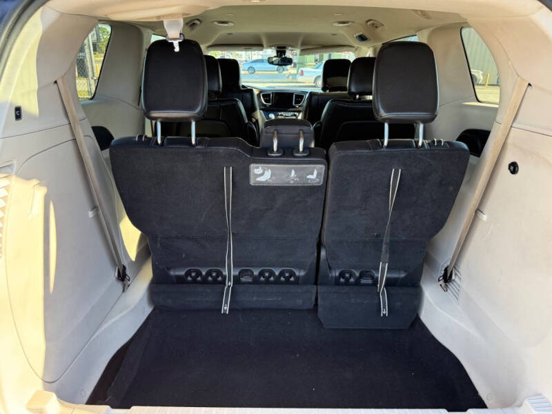 2017 Chrysler Pacifica Touring-L