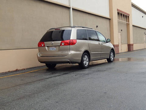 2007 Toyota Sienna LE 8-Passenger