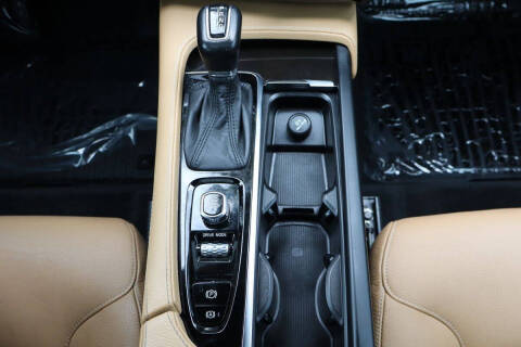 2018 Volvo XC90 T6 Momentum