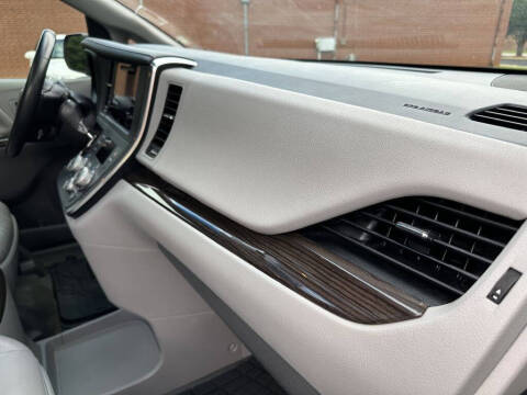 2017 Toyota Sienna