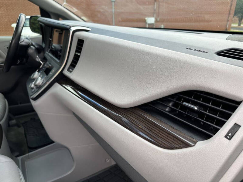 2017 Toyota Sienna