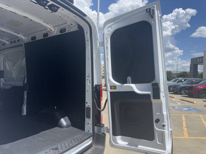 2025 Ford Transit 250