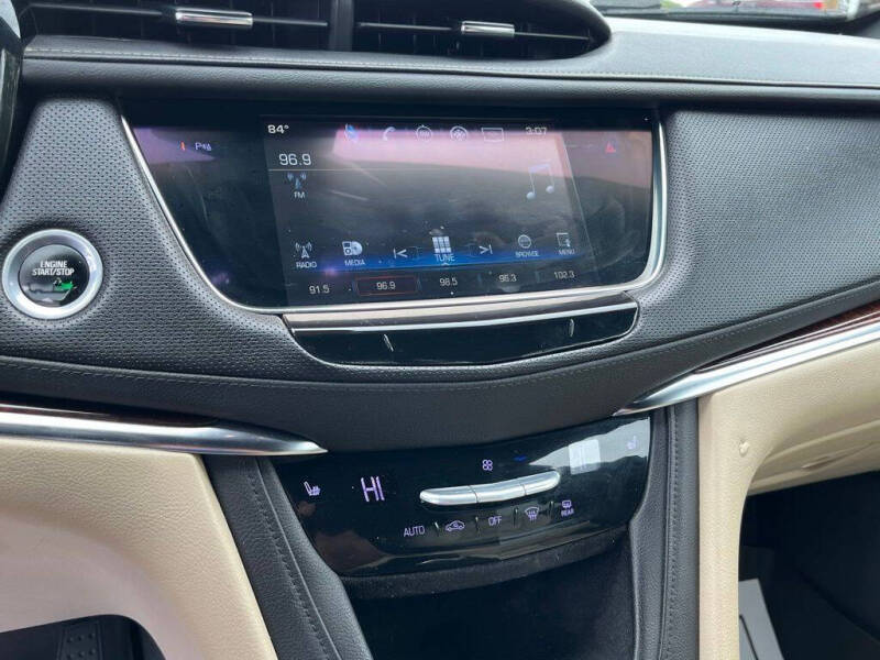 2017 Cadillac XT5 Luxury