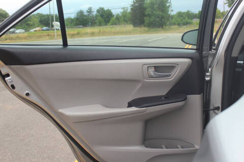 2017 Toyota Camry SE