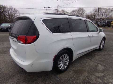 2017 Chrysler Pacifica Touring Plus