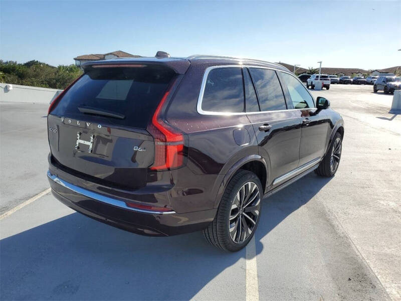 2025 Volvo XC90 B6 Core Bright Theme