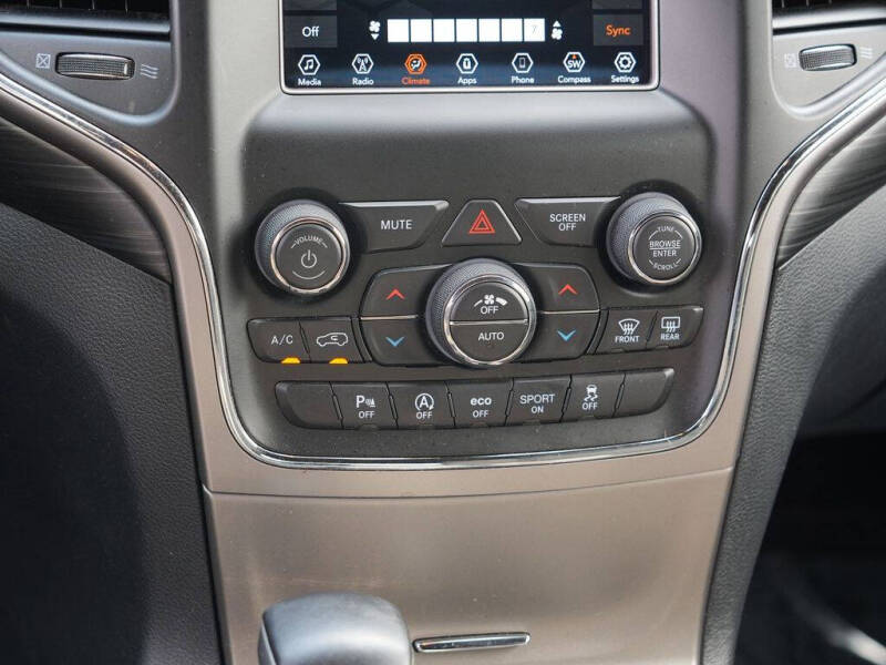 2019 Jeep Grand Cherokee Laredo E