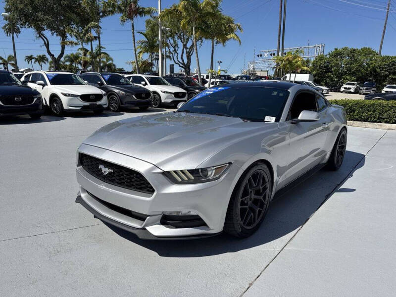 2016 Ford Mustang V6
