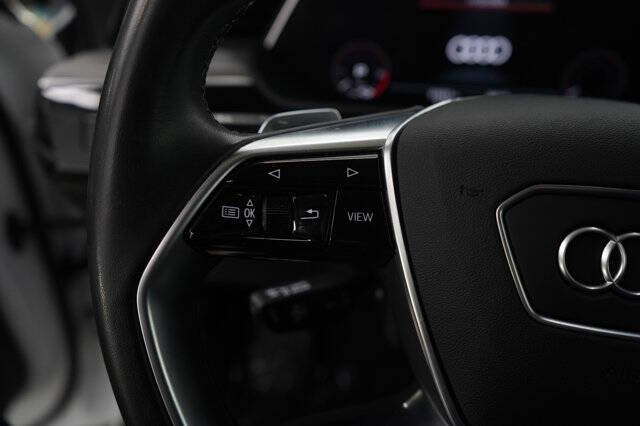 2023 Audi e-tron quattro Premium Plus