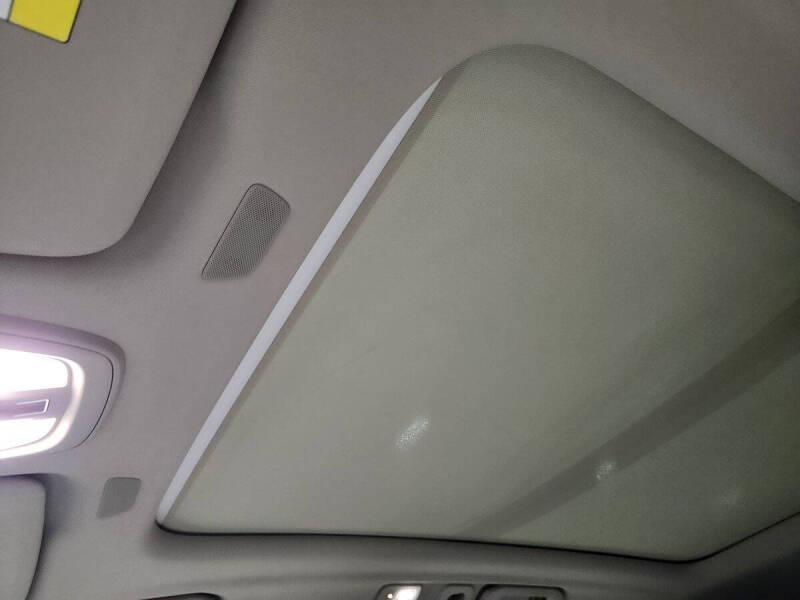 2023 Volvo XC60 Recharge T8 Plus Bright Theme