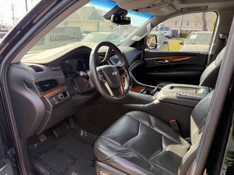 2017 Cadillac Escalade Luxury