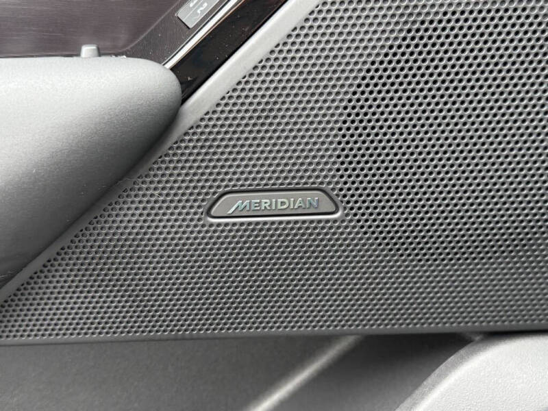 2026 Land Rover Range Rover Velar P250 Dynamic SE