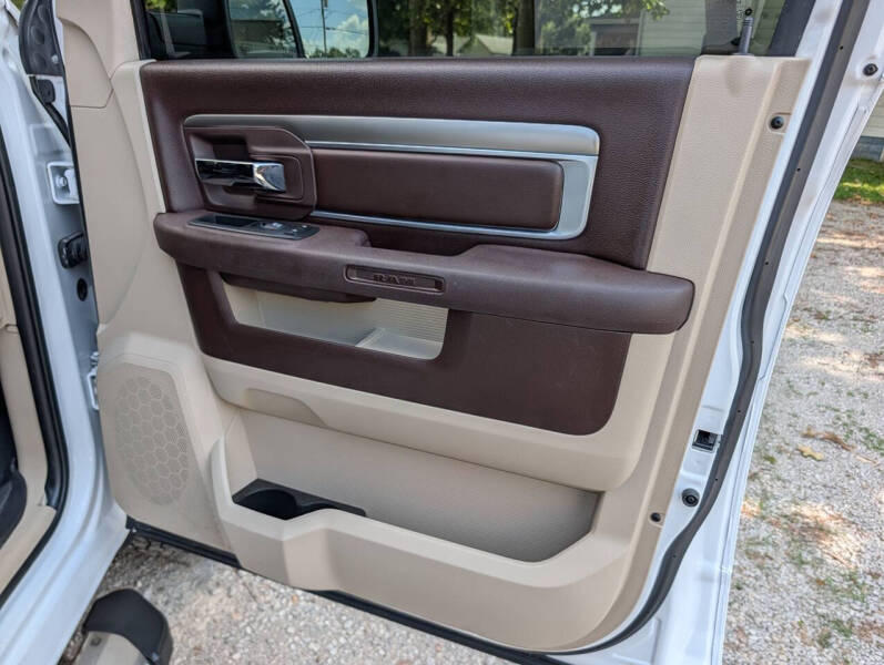 2016 RAM 1500 SLT