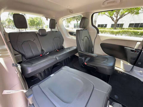 2020 Chrysler Pacifica Touring L