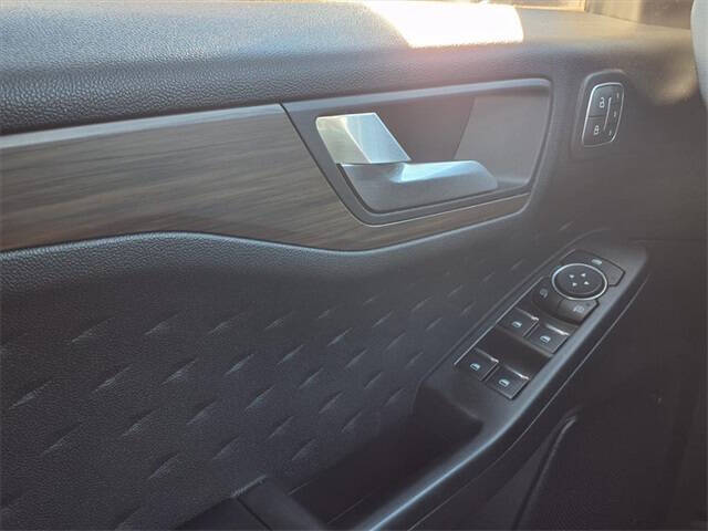 2020 Ford Escape Hybrid Titanium