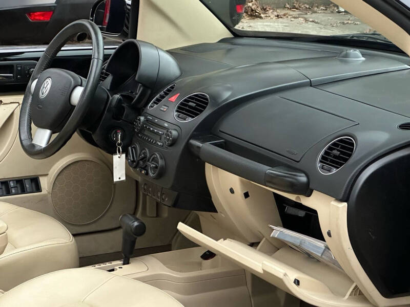 2008 Volkswagen New Beetle Convertible SE