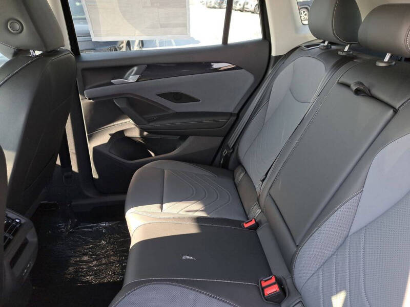 2025 Volkswagen Tiguan SE