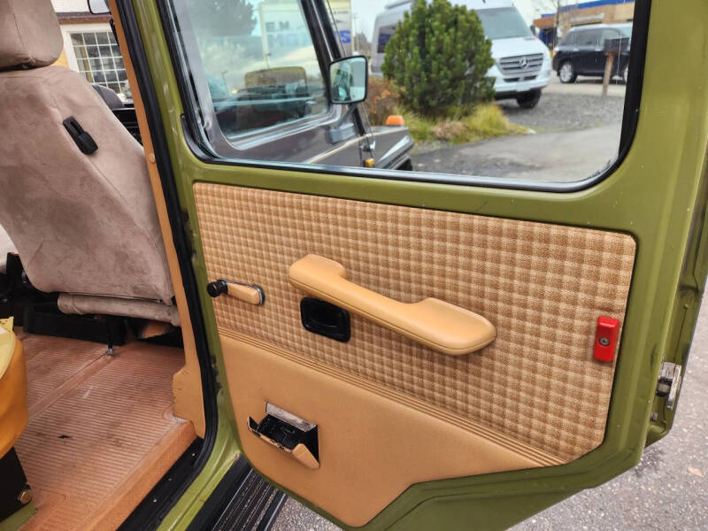 1984 Mercedes-Benz 230