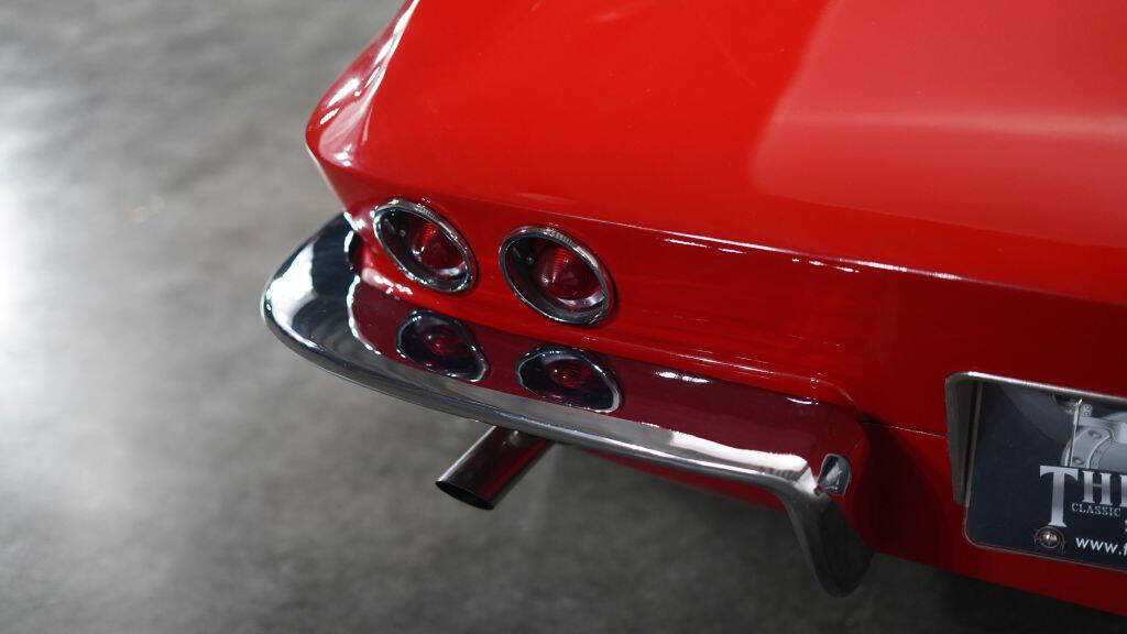 1963 Chevrolet Corvette 29