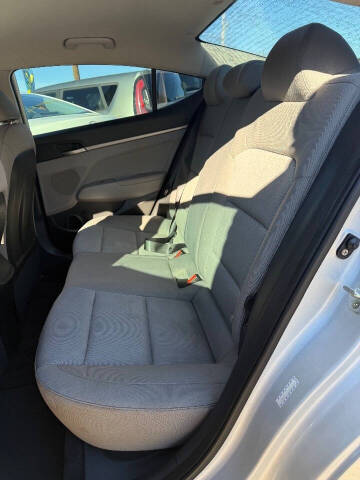 2018 Hyundai Elantra SE