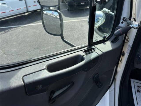 2014 Freightliner M2 106