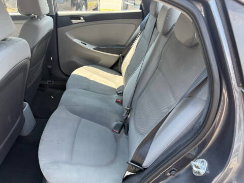 2012 Hyundai Accent GLS