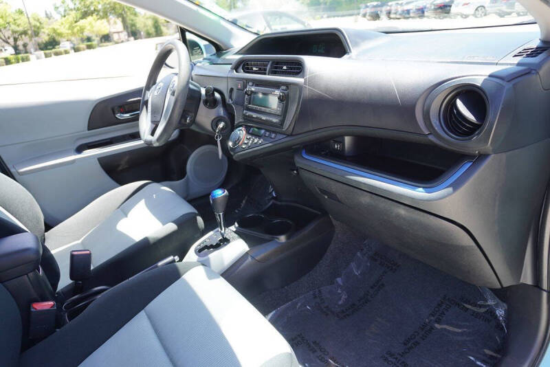 2013 Toyota Prius c Two