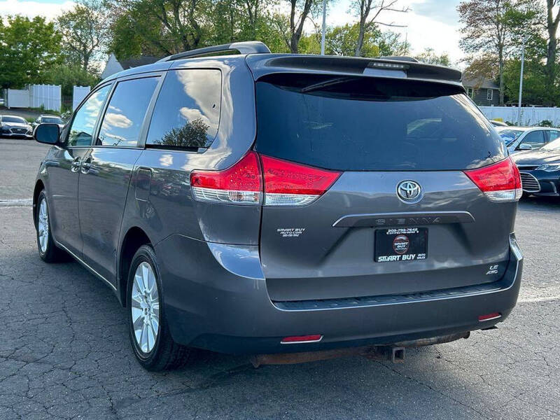 2014 Toyota Sienna LE 7-Passenger