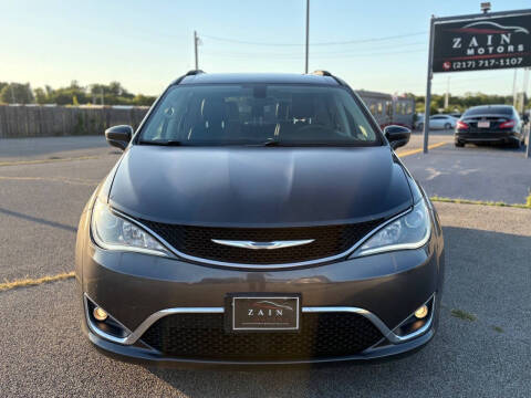 2017 Chrysler Pacifica Touring-L