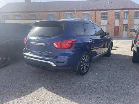 2017 Nissan Pathfinder Platinum