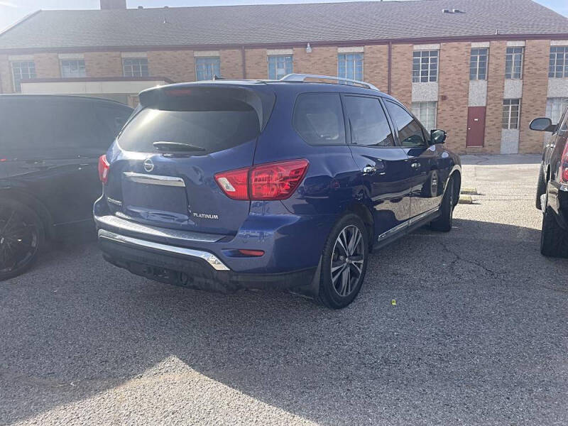 2017 Nissan Pathfinder Platinum