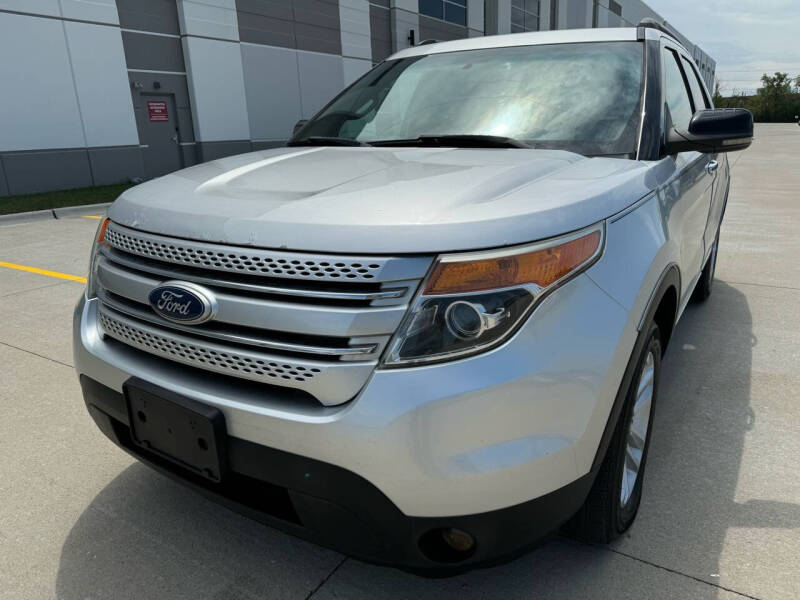 Used 2011 Ford Explorer XLT with VIN 1FMHK7D86BGA35153 for sale in Elmhurst, IL