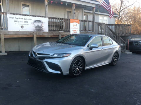 2021 Toyota Camry for sale at Flash Ryd Auto Sales in Kansas City KS