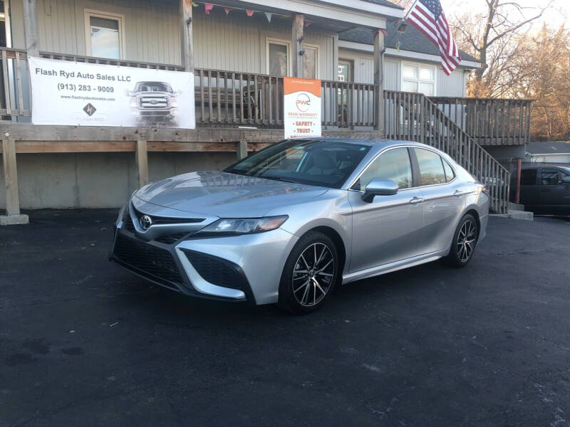 2021 Toyota Camry for sale at Flash Ryd Auto Sales in Kansas City KS