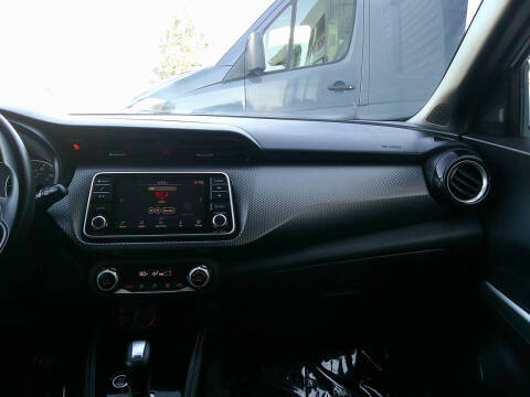 2020 Nissan Kicks SV