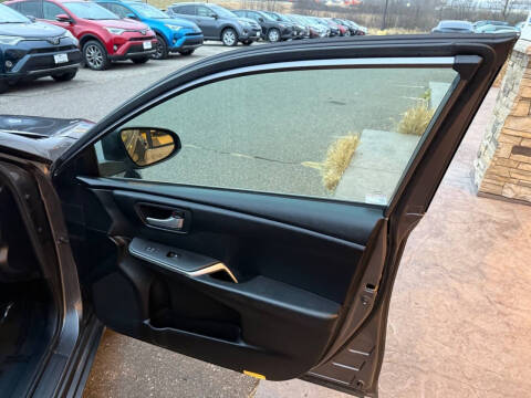 2017 Toyota Camry SE