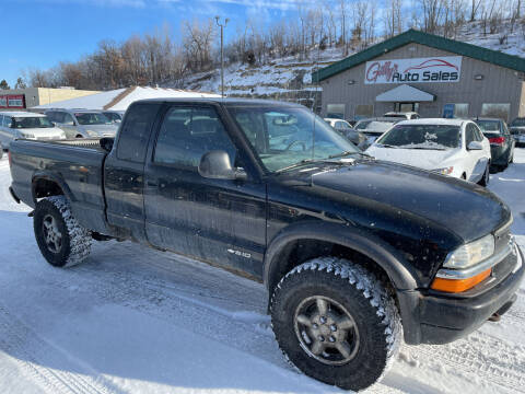 1998 Chevrolet S-10 for sale at Gilly's Auto Sales in Rochester MN