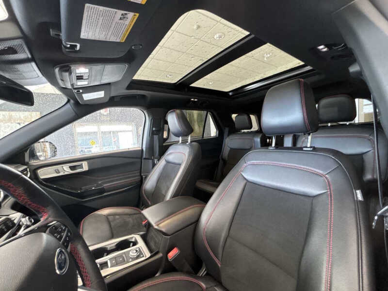 2024 Ford Explorer ST-Line