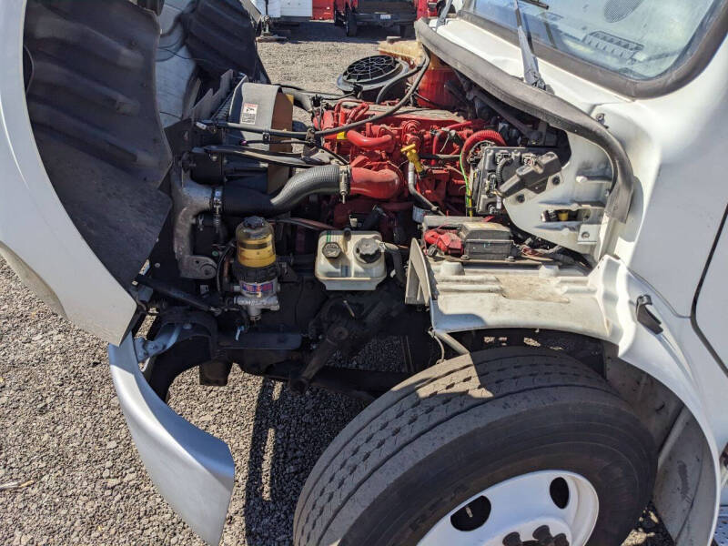 2018 Freightliner M2 106