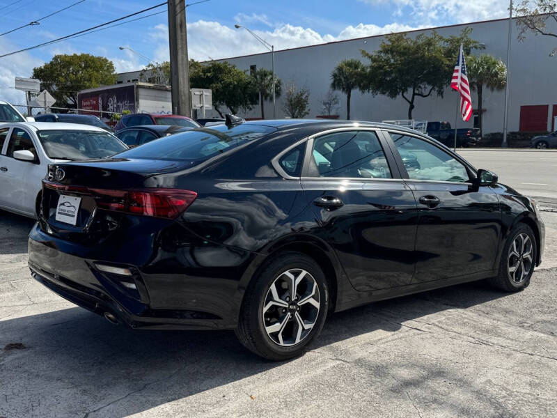 2021 Kia Forte LXS photo 4